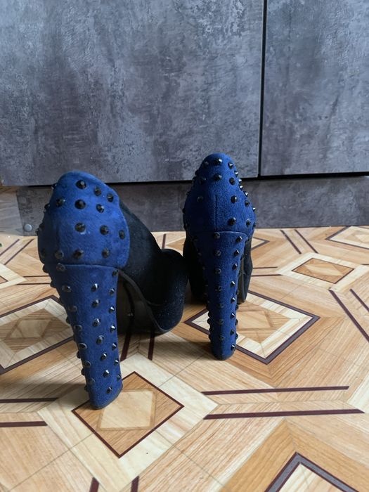 Продам босоножки и туфли