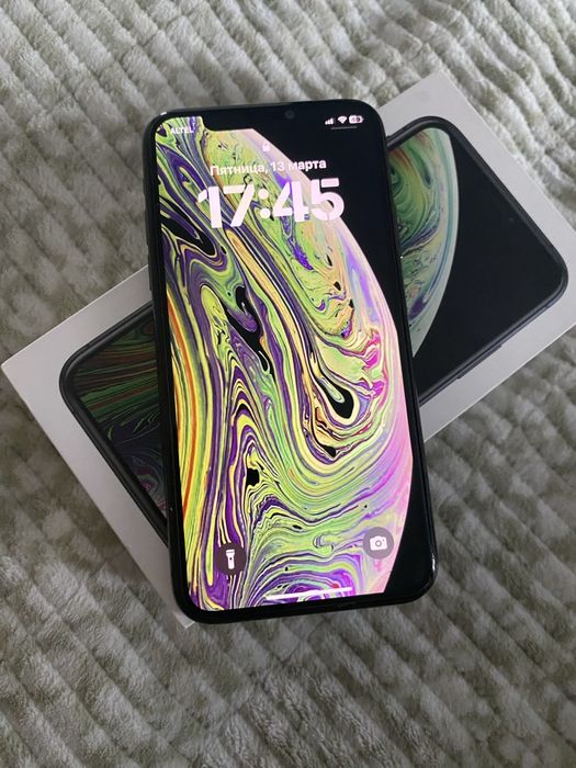 Продам iPhone Xs