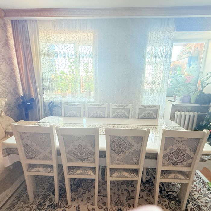 Стол для гостиной