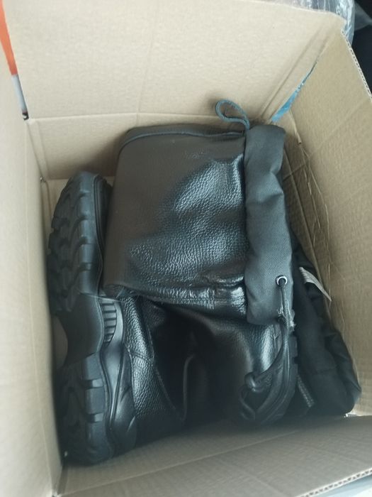 Продам новые утеплённые сапоги