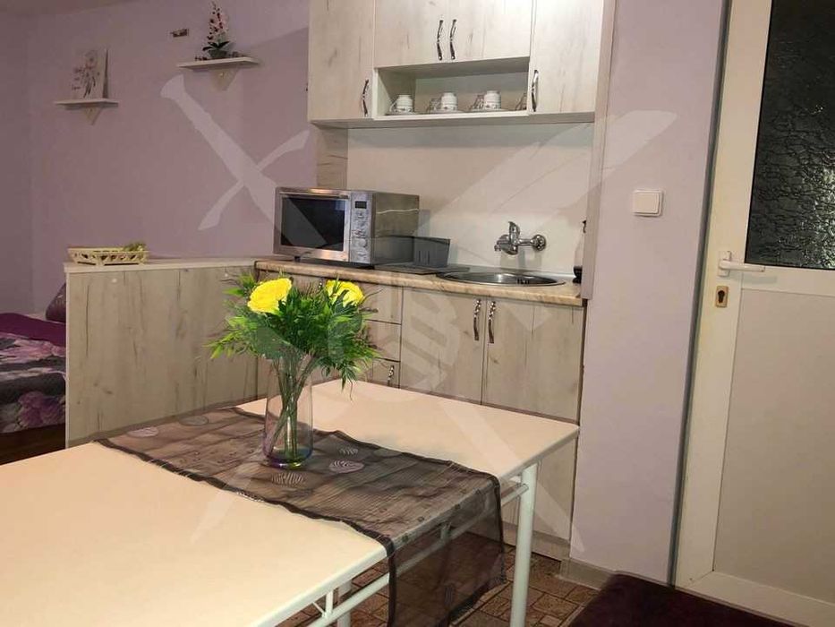 Дава се под наем Едностаен апартамент в Варна, Спортна зала - 25 кв.м за 300 € - Снимка #1