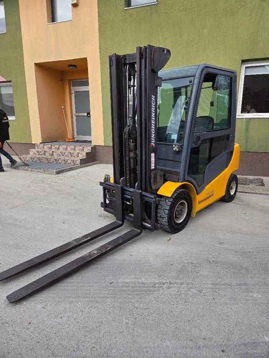 stivuitor jungheinrich tfg 425  an 2007 ore 6091 util 2500 kg