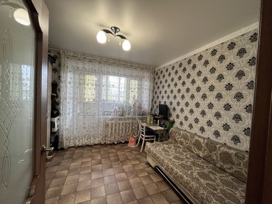 Продам 4х комн квартиру срочно