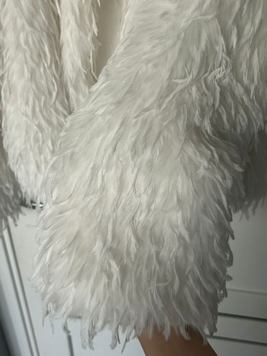 Шубка нарядная белая