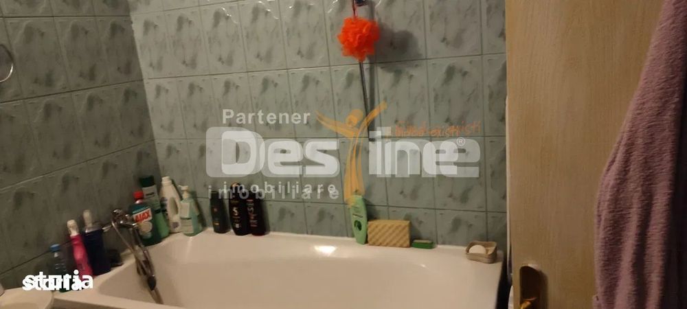 Apartament cu 1 camera, decomandat, zona Armata Rosie, etajul3