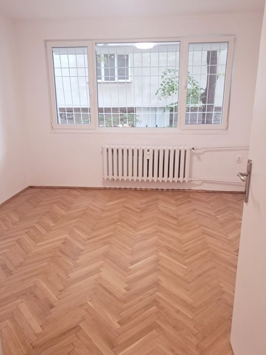 Дава се под наем Тристаен апартамент в София, Иван Вазов - 90 кв.м за 760 € - Снимка #1