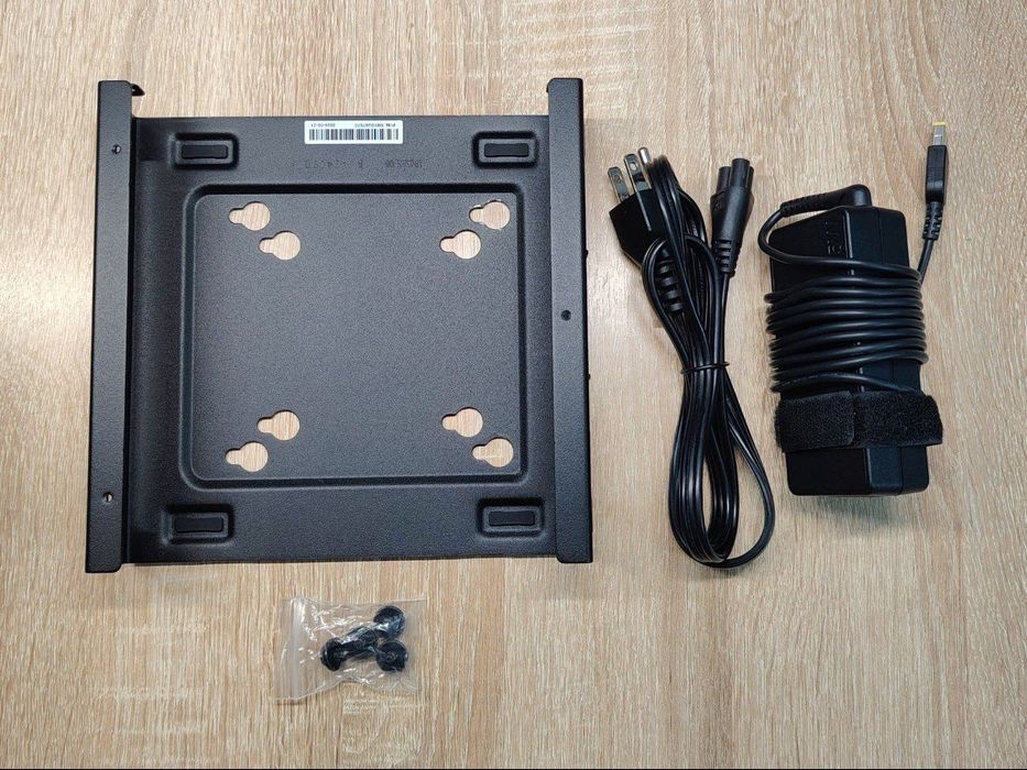 Lenovo Thinkcentre M715q