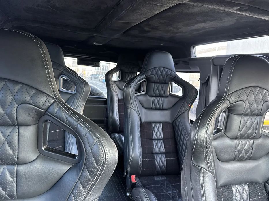 Land Rover Defender 2.4 TD 110 SW S Car 2009