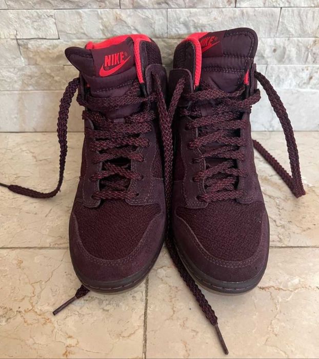 Нови маратонки / кецове Nike Dunk Sky Hi със скрита платформа