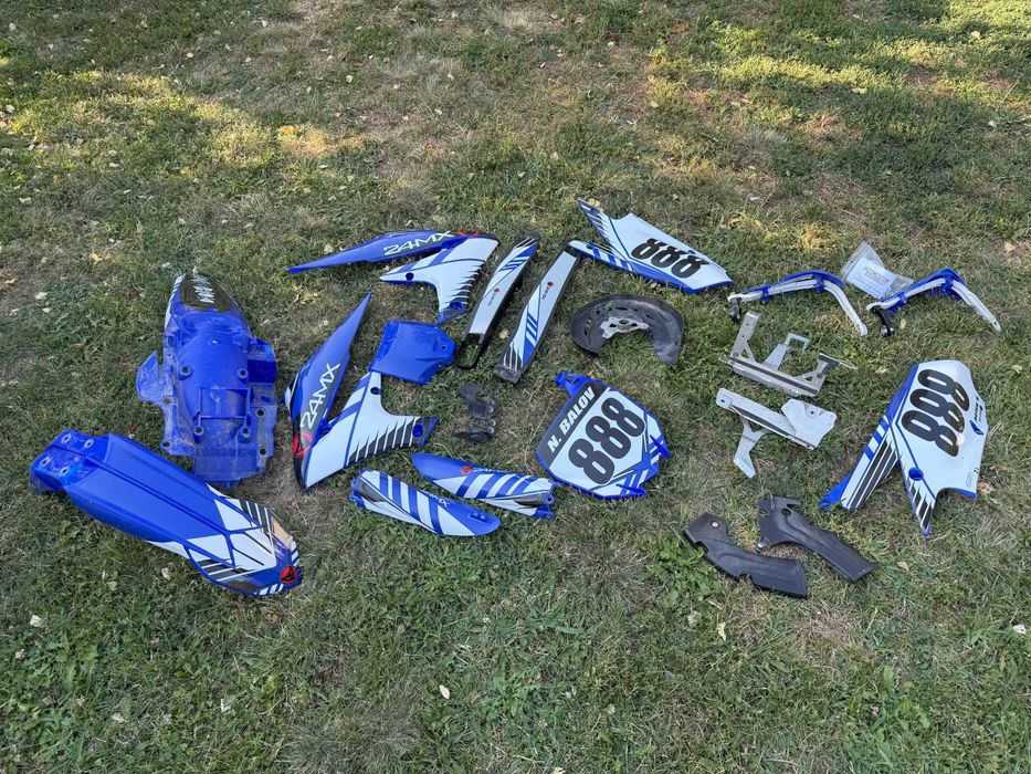 Комплект пластмаси за Yamaha YZ450F 2020 + протектори