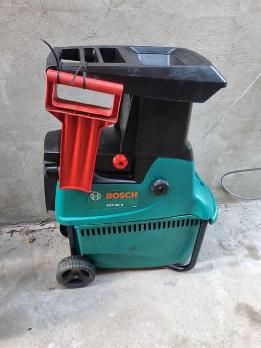 Tocator crengi,resturi vegetale Bosch AXT 25 D