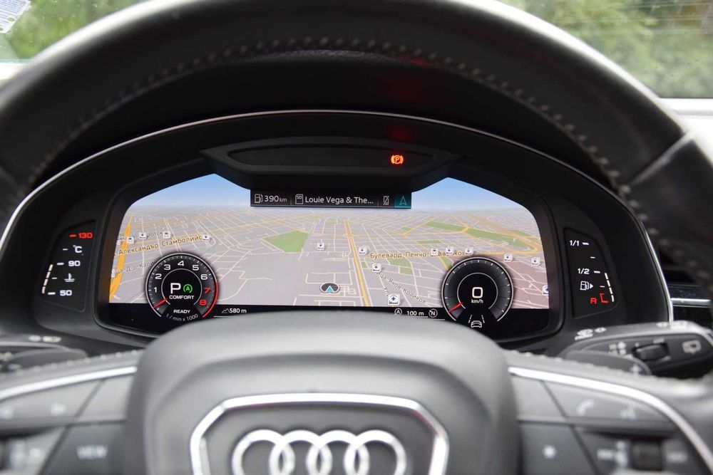 Продавам AUDI Q8 55TFSI MHEV