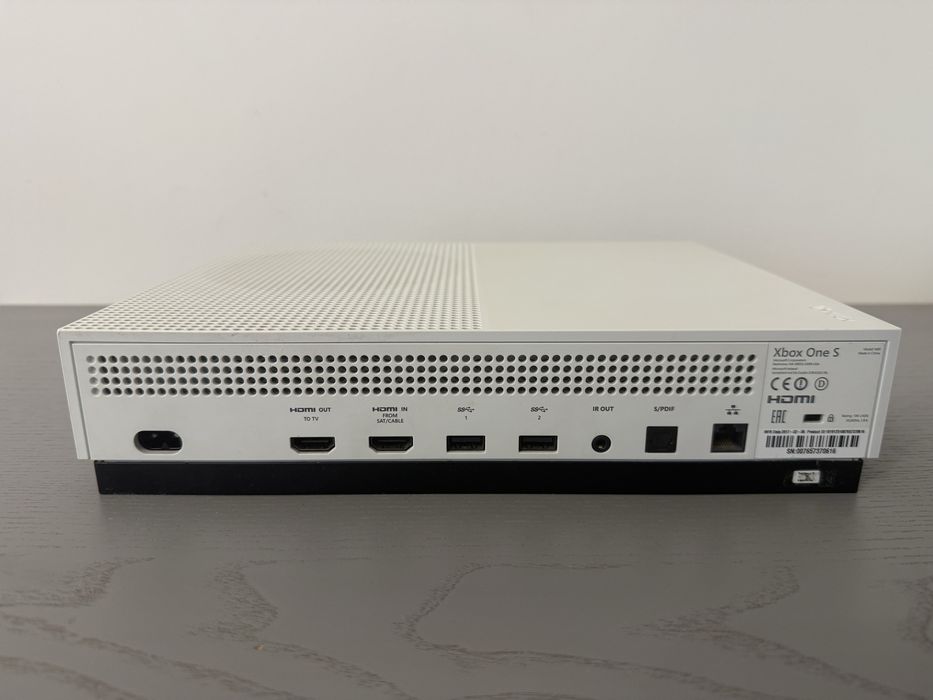 XBOX One S Disc Edition