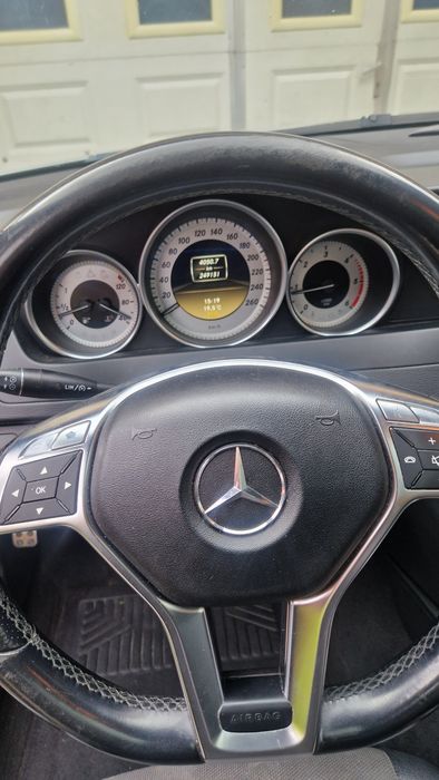 Mercedes- Benz C 220 AMG