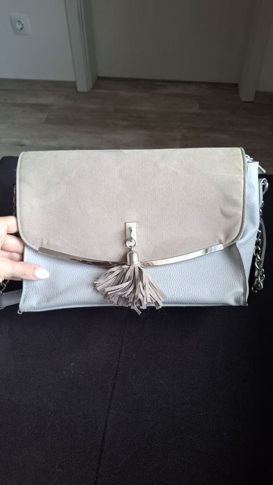 Продавам дамски чанти на символични цени