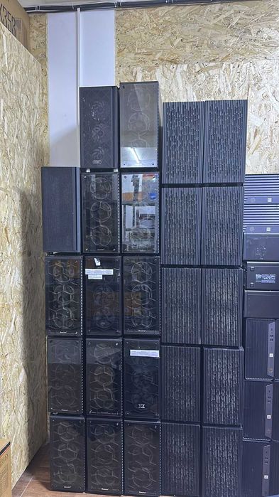 Продам корпуса с стеклом бу