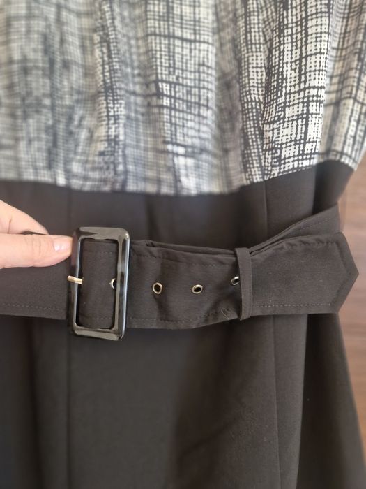 Продаю офисное платье