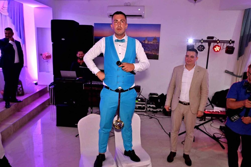 Costum mire de vanzare