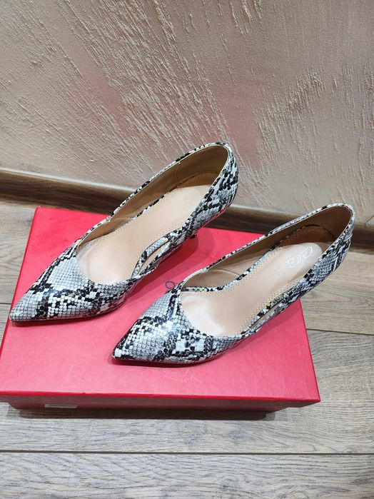 Дамски обувки на ток