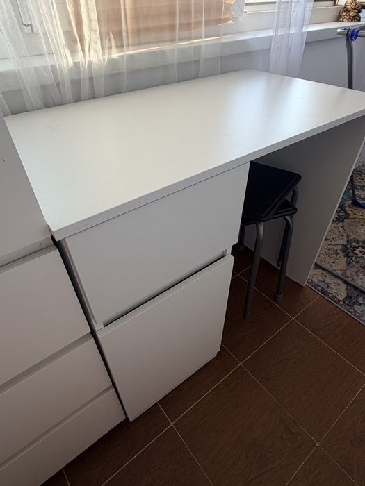 Продам стол письменный 90*50