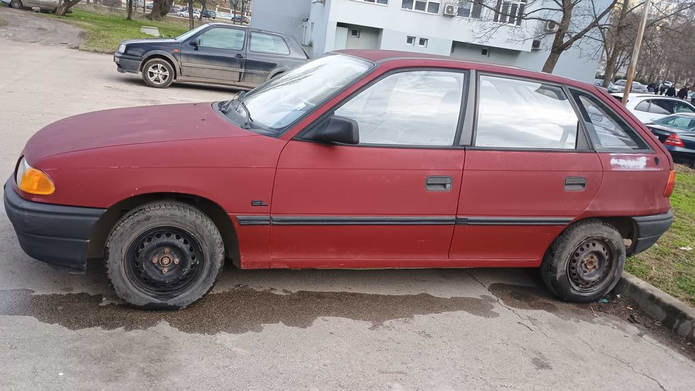 Продавам Опел Астра 1,4MI-650евро.