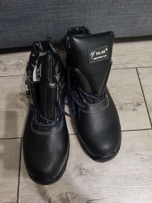 Роба новая с ботинками