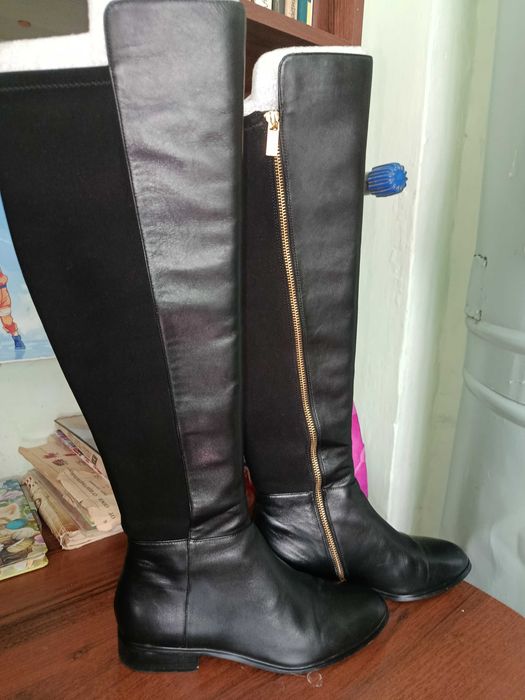 Продаются  женские  фирменные сапоги