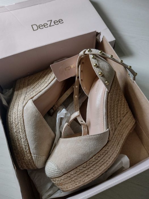 Нови дамски еспадрили DEE ZEE