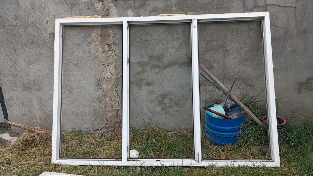 Продам окно пластиковое Б/у