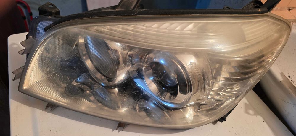 Фарове за Rav 4 3 генерация