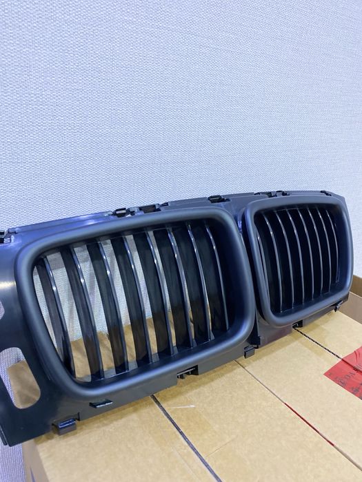 Решетка радиатора на бмв Е34,Е39 (ноздри)