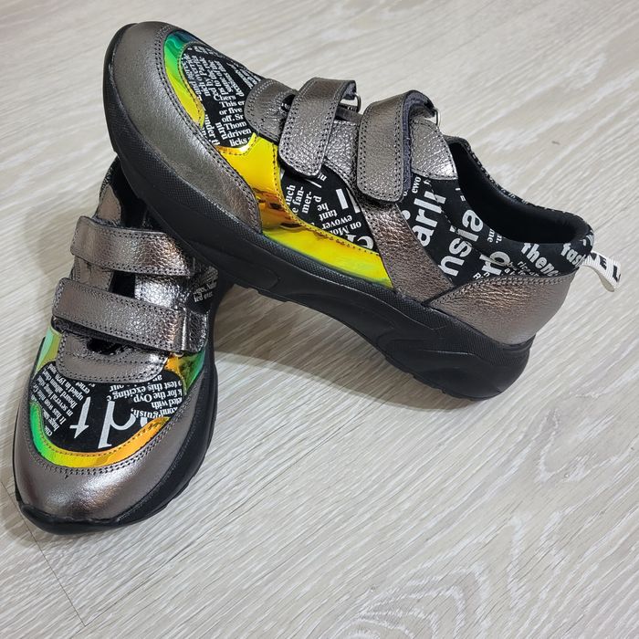 Продам кроссовки 35 размер