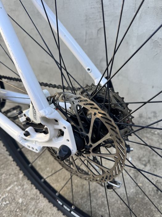 Bicicletă Univega Terreno Series - Echipare Shimano Deore XT, Frâne Hidraulice Avid