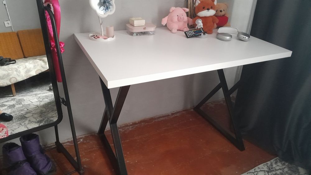 Продаётся стол очень хорошем состоянии