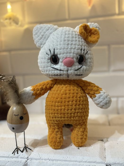 Ръчно плетено котенце