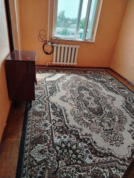 Юнусобод 4 кварталда 4 хонали кв ,  йигитларга йоки оила учун
