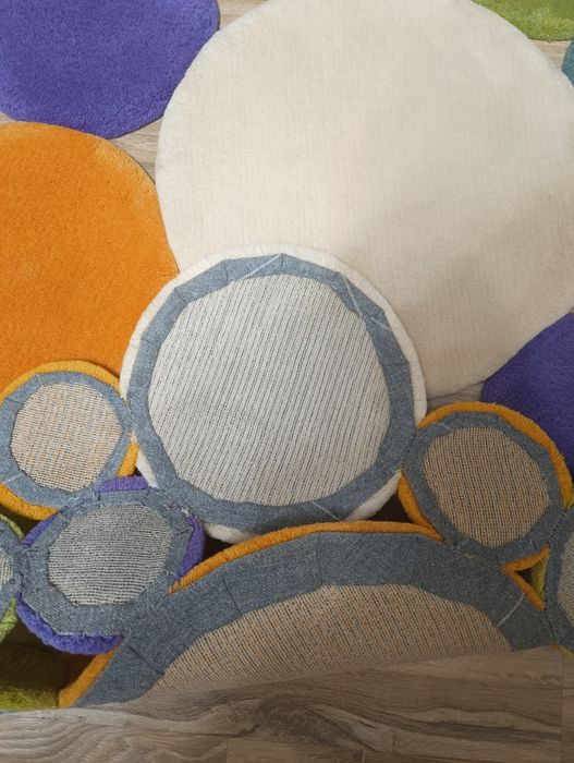 Дизайнерски килим от 100 вълна