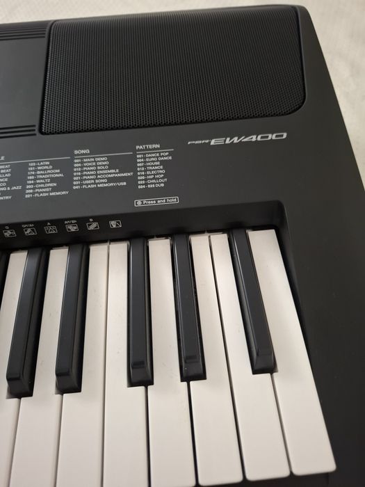 Синтезатор YAMAHA PSR EW 400