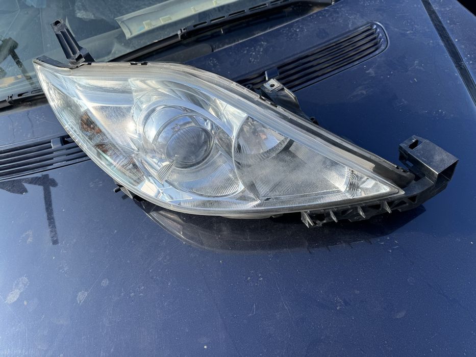 Десен фар ксенон за Мазда5