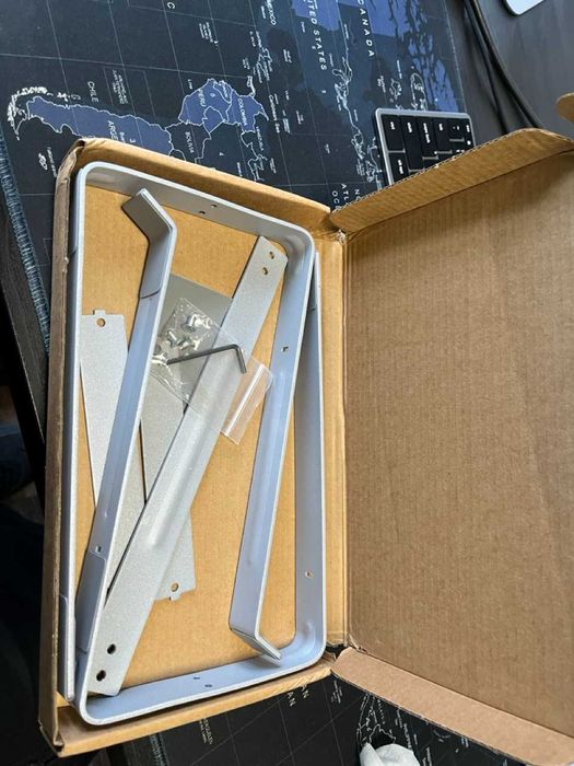 стойка за лаптоп