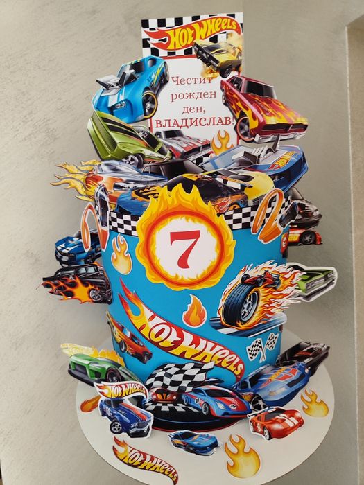 Торта за 30 деца ( 30 книжки,30 молива и 30 пастели)