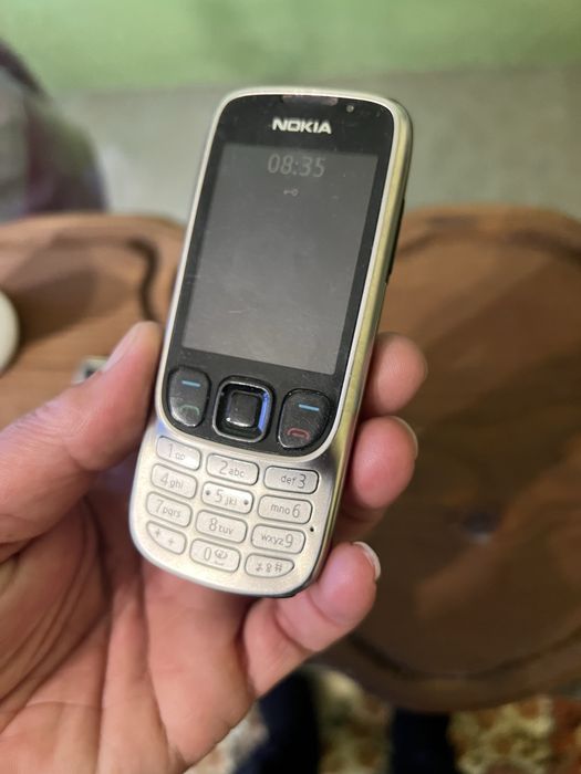 Nokia :6303без зарядно
