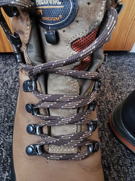 Bocanci trekking Meindl masura 38