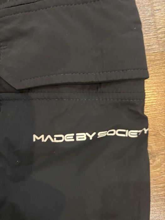 Pantaloni Made By society Noi