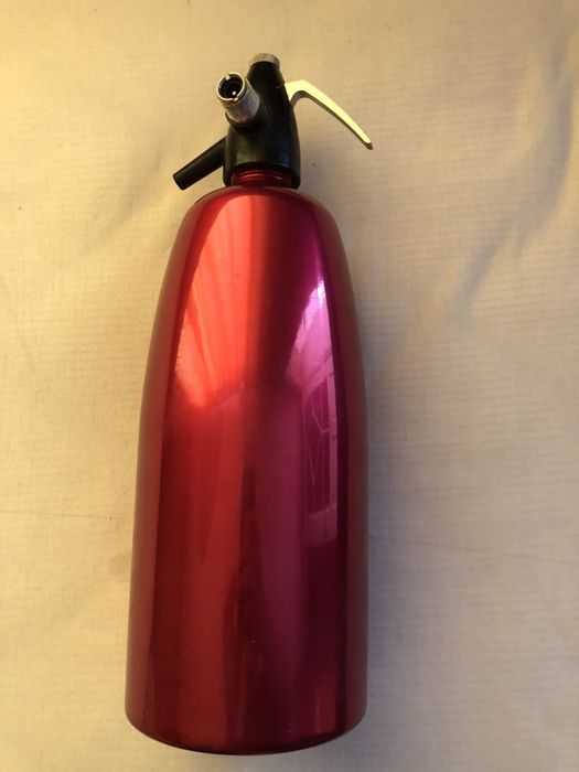 Сокоизтисквачка/кухненски робот/Сифон за газирани напитки