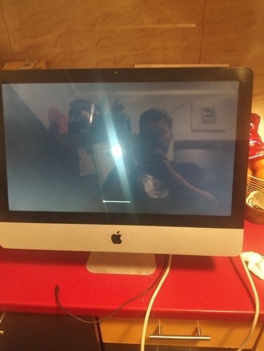 Vând imac  10.12009 in stare f buna