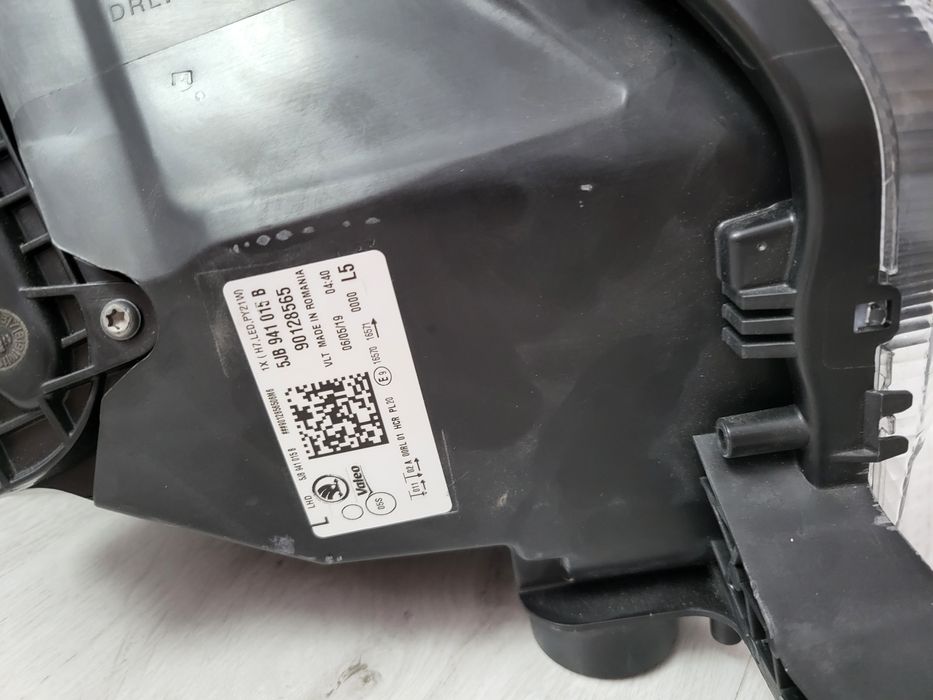 Far stanga skoda rapid 5JB 941 015 B