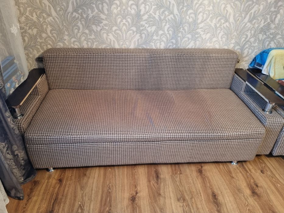 Два Диван продам
