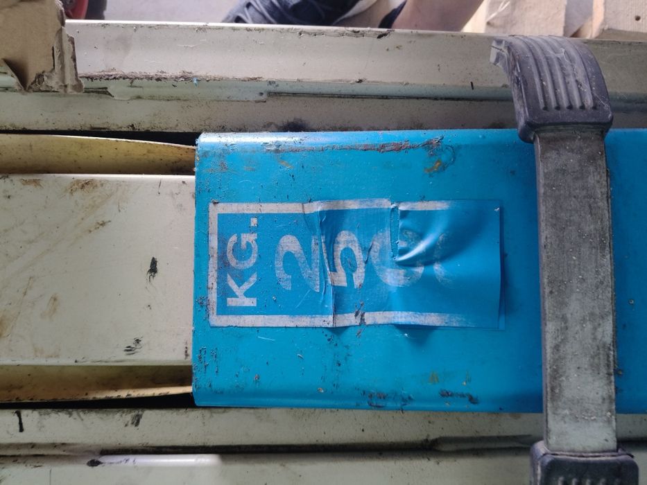 Elevator auto 2500kg