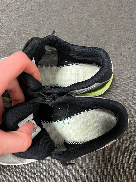 2 чифта обувки  Nike - 20 евро